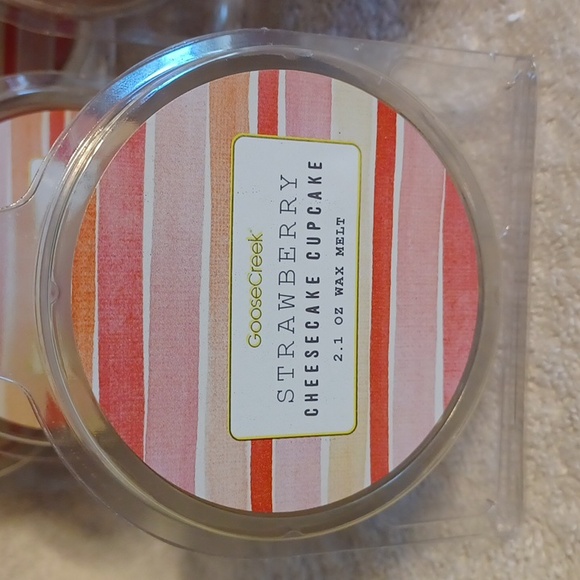 Wax melts strawberry cheesecake 6- 2.1 oz. Packages GooseCreek - Picture 2 of 3